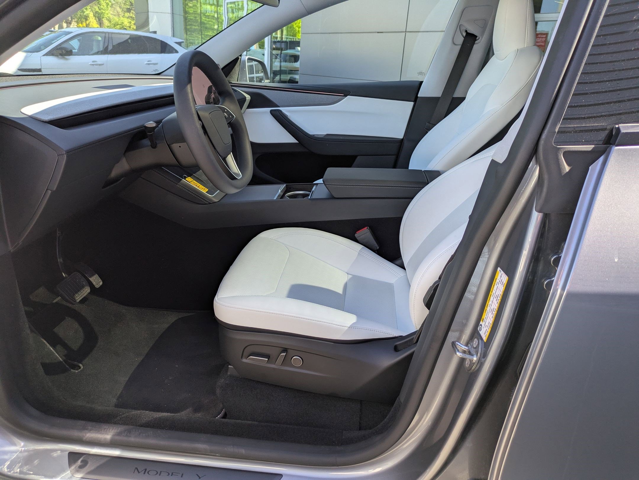 Used 2026 Tesla Model Y AWD image 15