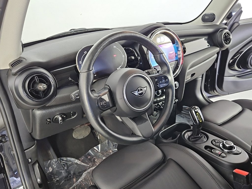 Used 2024 MINI Cooper SE FWD image 25