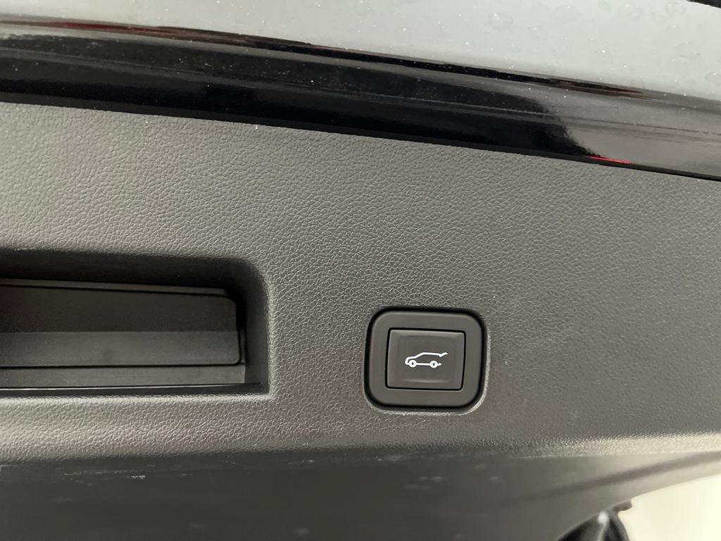 Used 2025 Buick Enclave Preferred AWD/4WD image 50