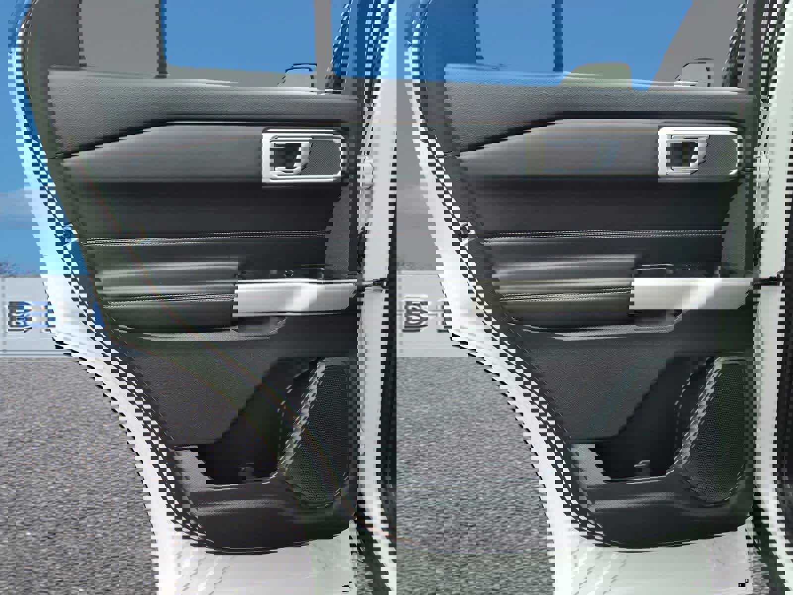 Used 2024 Ford Explorer XLT w/ Equipment Group 202A image 26