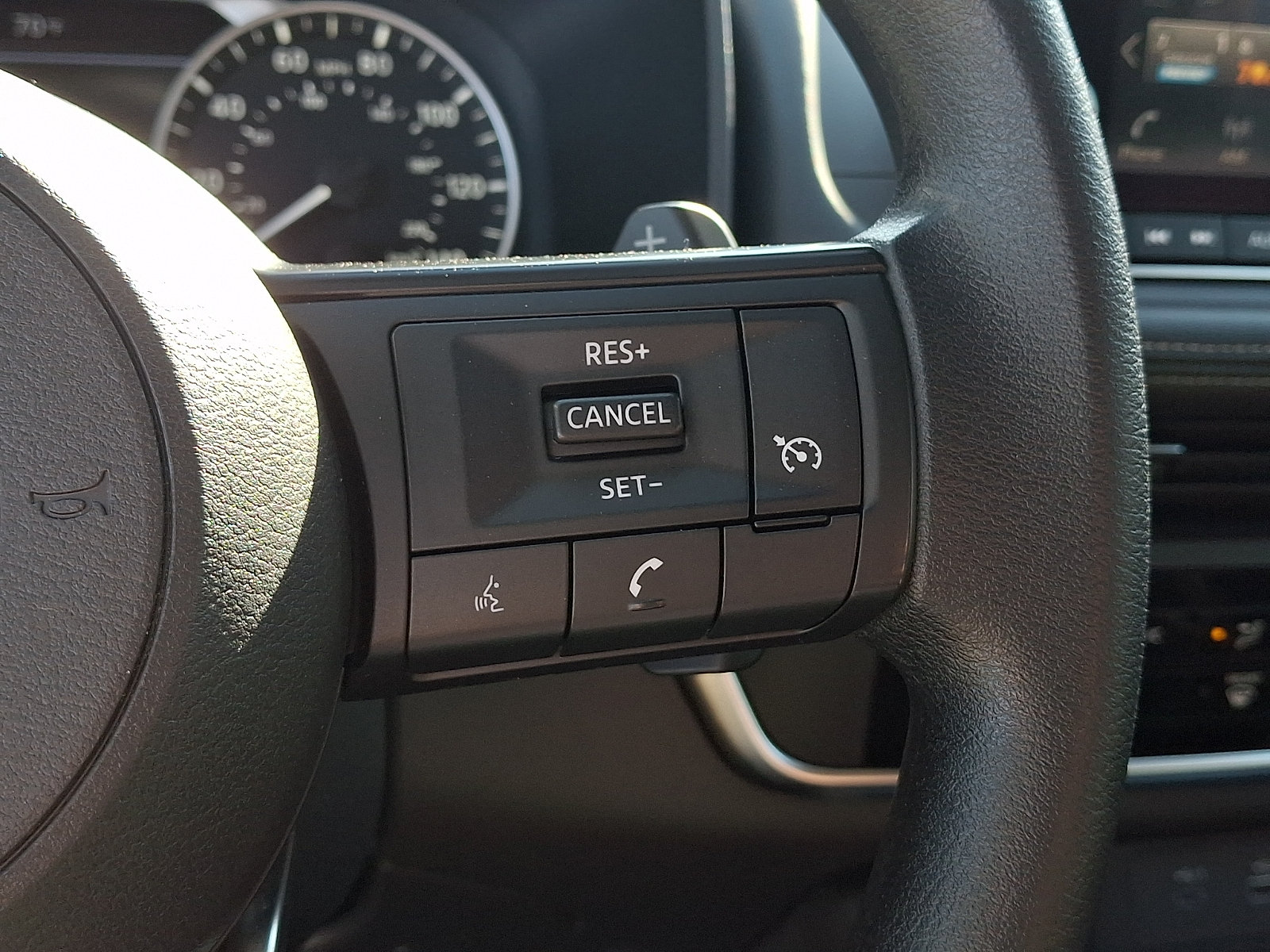 Used 2023 Nissan Rogue S AWD/4WD image 22