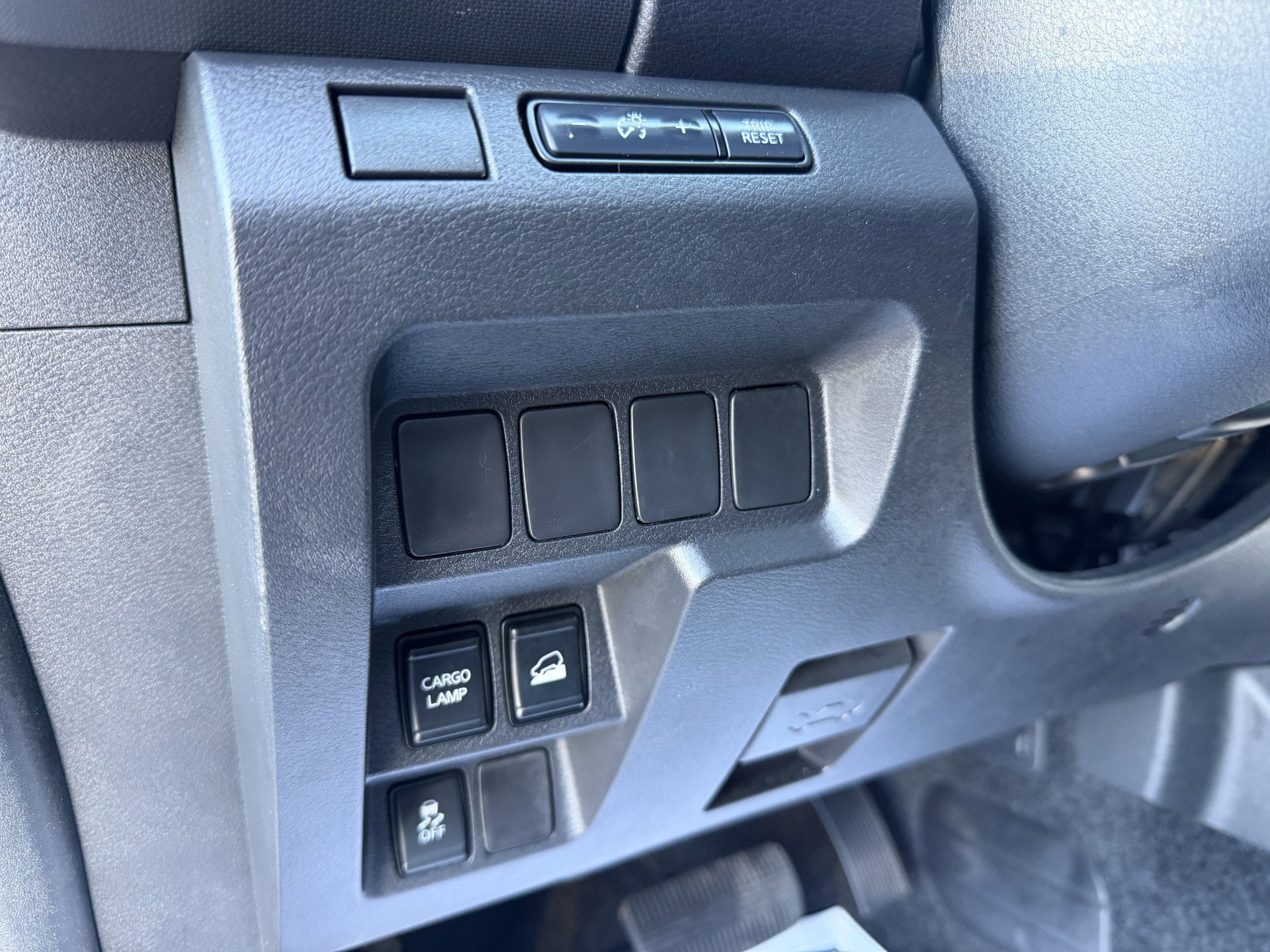 Certified 2024 Nissan Frontier SV image 10