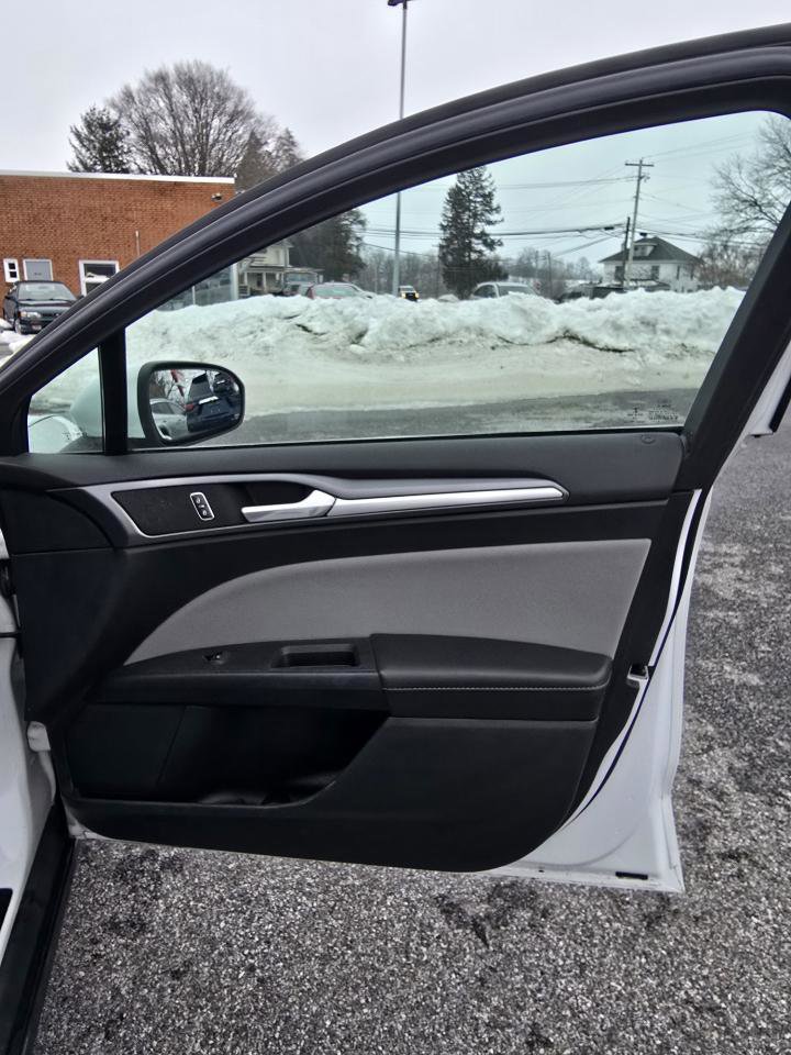 Used 2015 Ford Fusion S image 11