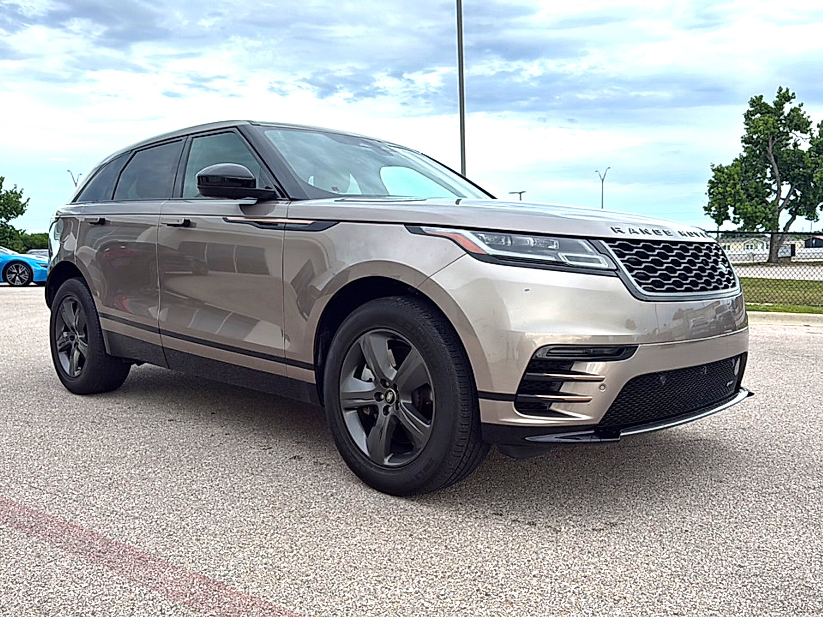 Used 2023 Land Rover Range Rover Velar R-Dynamic S AWD/4WD image 3