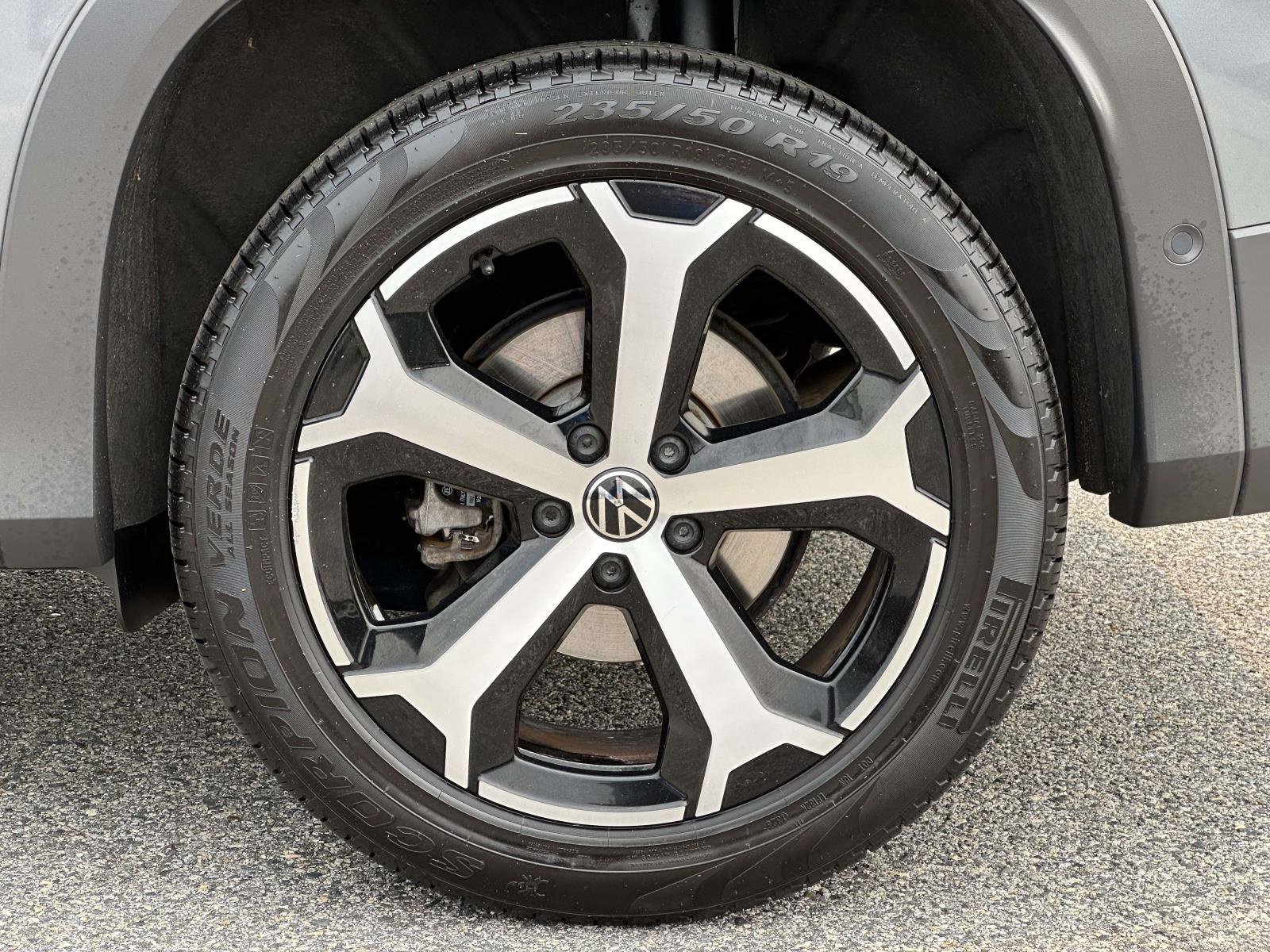 Certified 2025 Volkswagen Tiguan SE AWD/4WD image 17