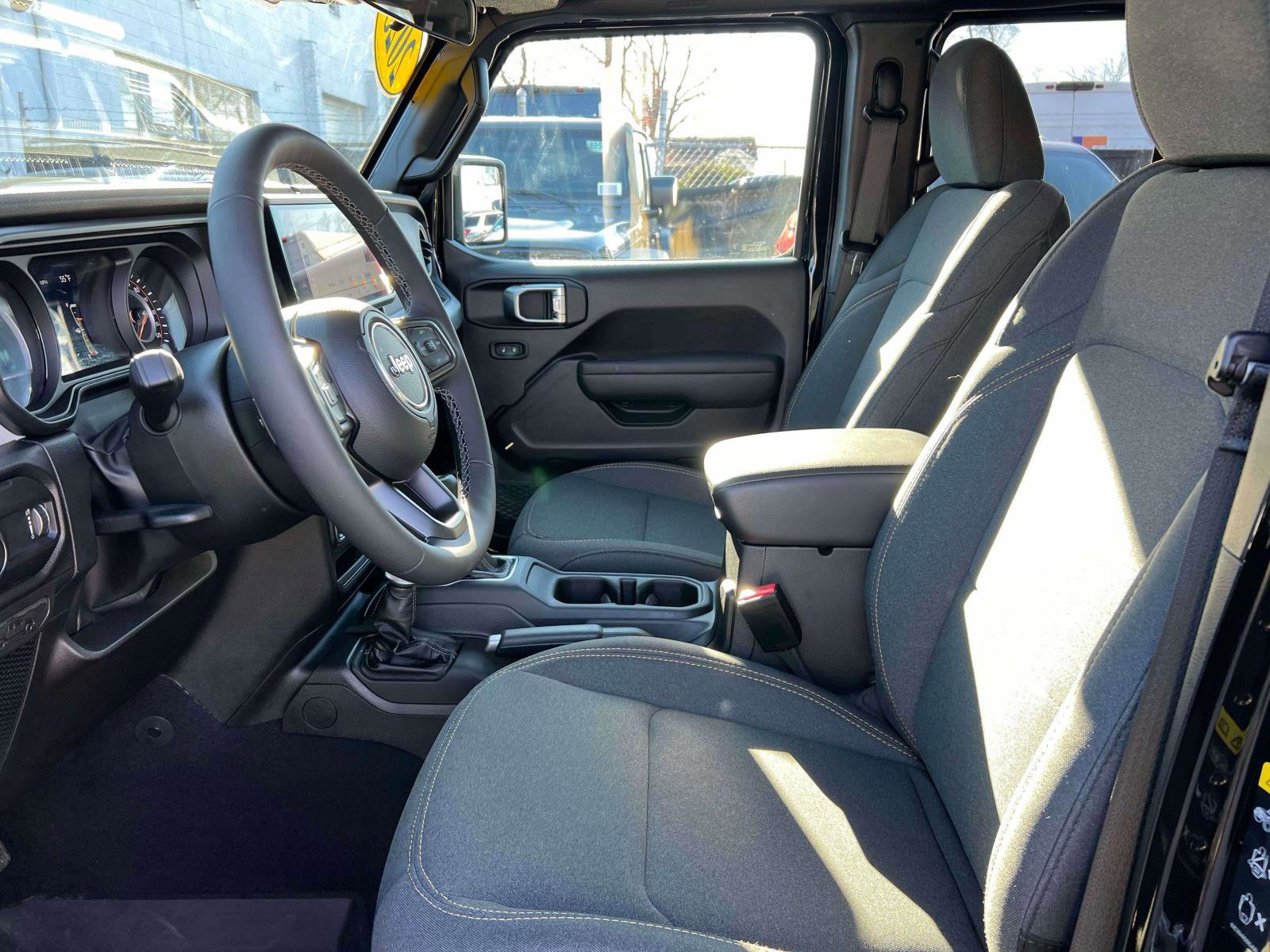 Used 2025 Jeep Wrangler Unlimited Sport AWD/4WD image 14