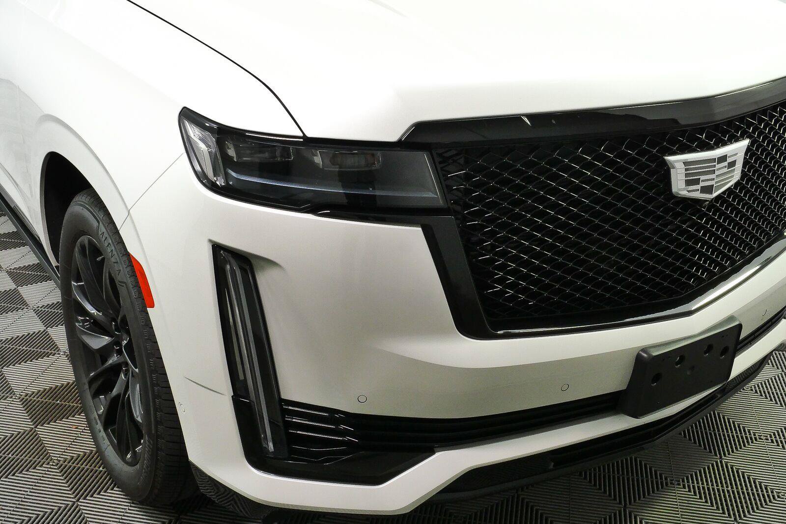 Used 2023 Cadillac Escalade ESV Sport Platinum AWD/4WD image 36