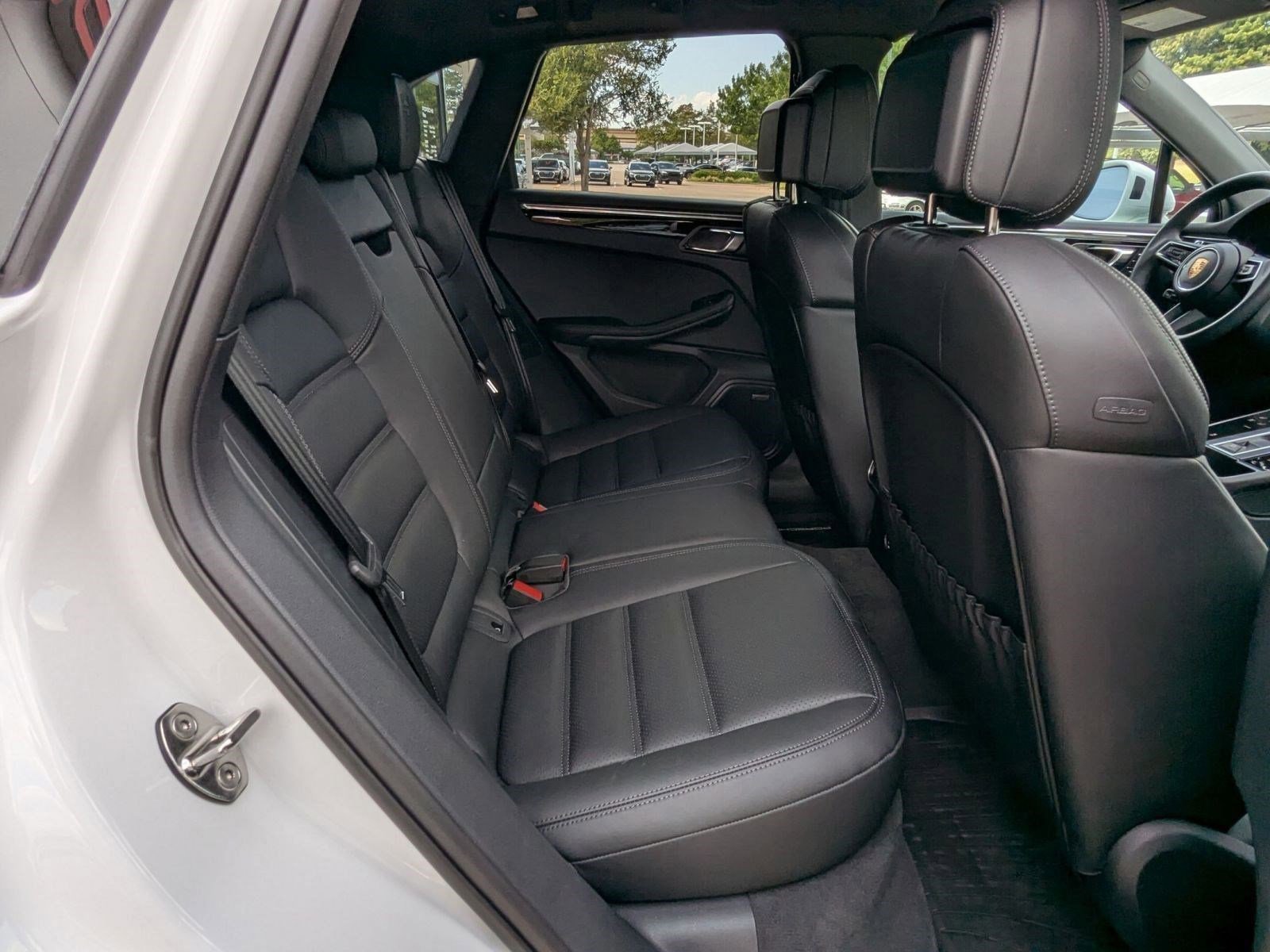 Certified 2026 Porsche Macan AWD/4WD image 24