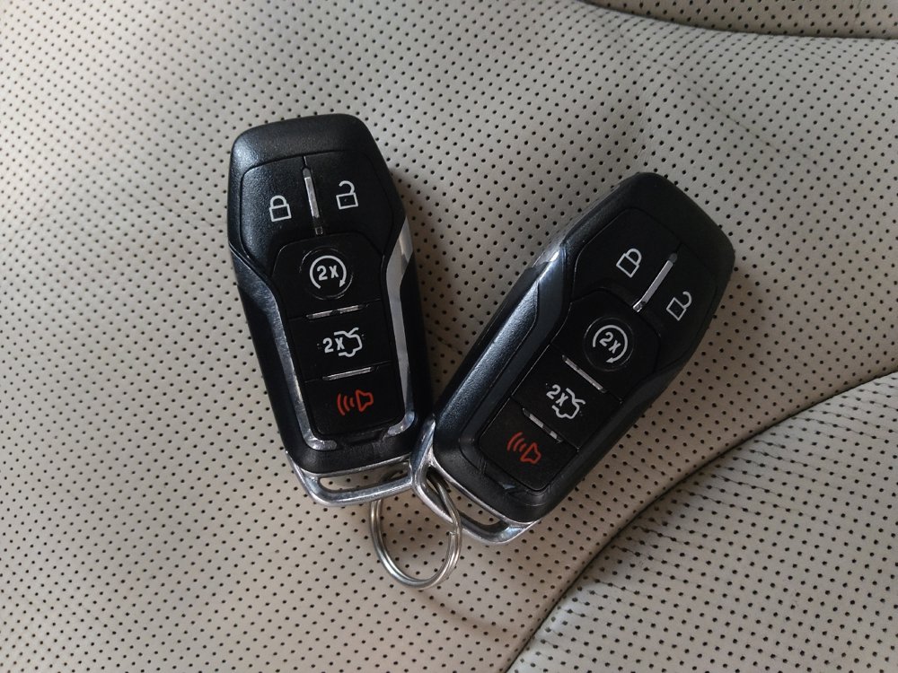 Used 2017 Lincoln MKX Reserve w/ Lincoln MKX Climate Package image 32