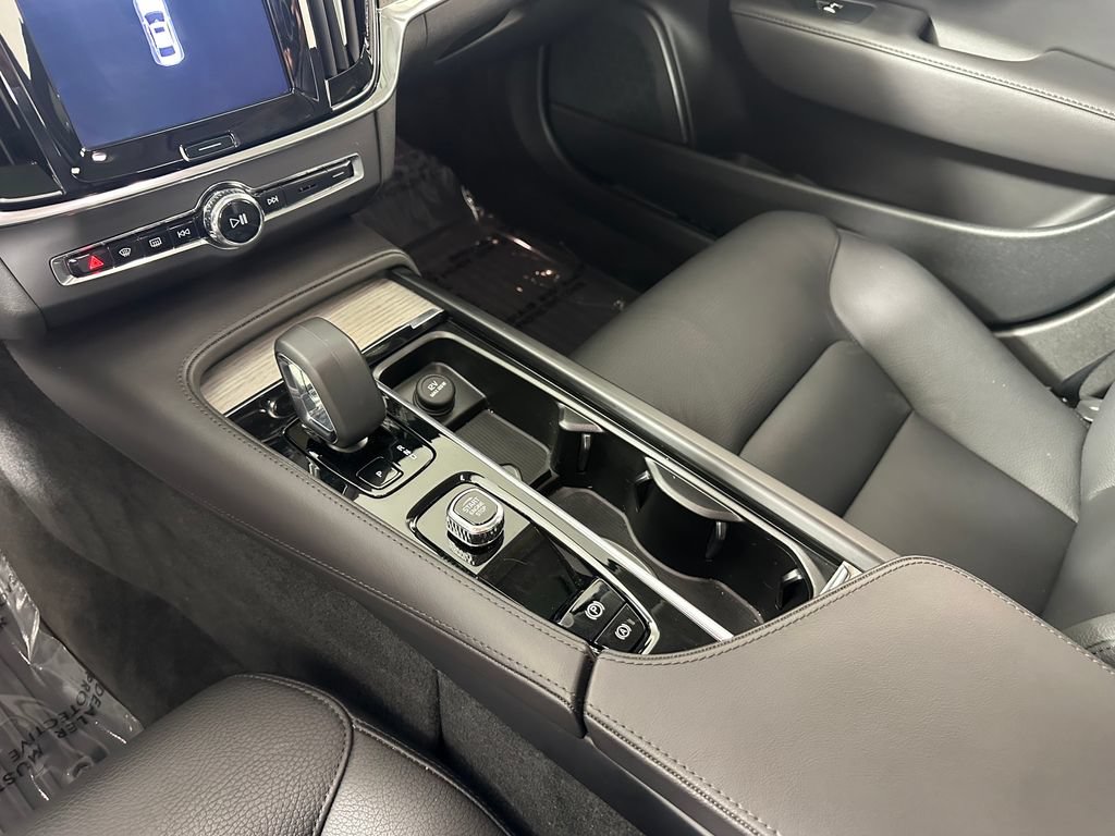 Used 2025 Volvo S90 B6 Plus w/ Protection Package Premier AWD/4WD image 34