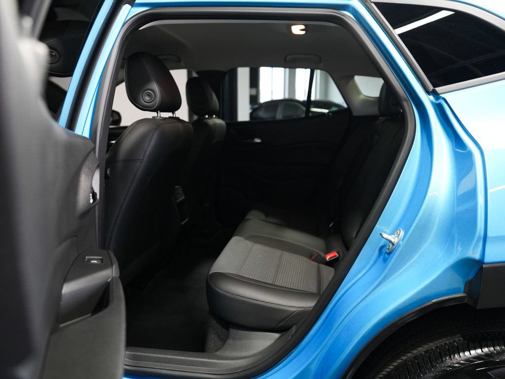 Used 2025 Chevrolet Trax LT w/ Driver Confidence Package FWD image 30