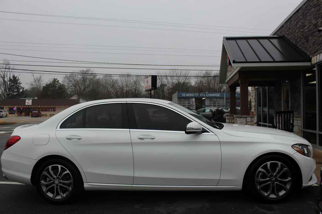 Used 2017 Mercedes-Benz C 300 Sedan image 4
