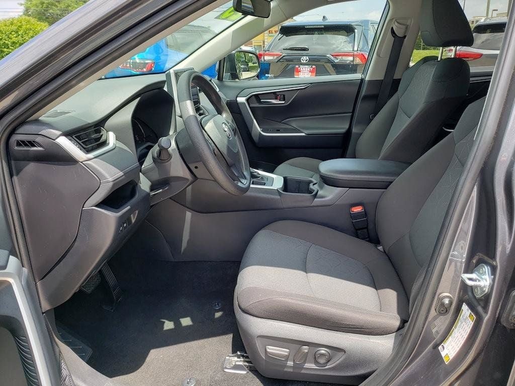 Certified 2025 Toyota RAV4 XLE AWD/4WD image 15