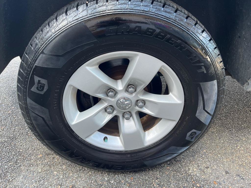 Used 2016 RAM 1500 Express AWD/4WD image 7