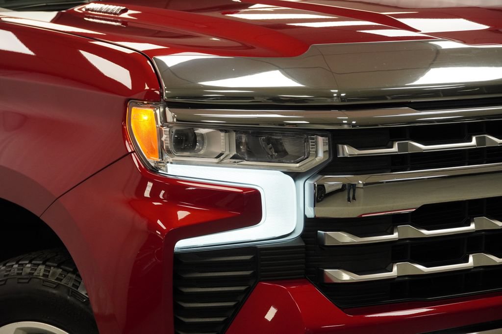 Used 2023 Chevrolet Silverado 1500 LTZ w/ Technology Package AWD/4WD image 10