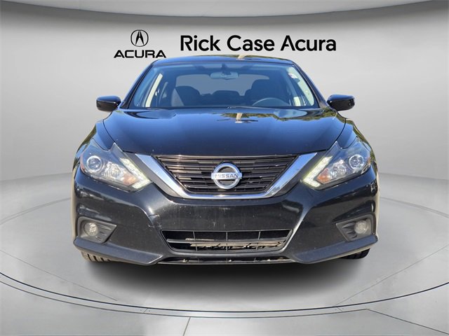 Used 2017 Nissan Altima 3.5 SR w/ Interior Lighting Package image 5