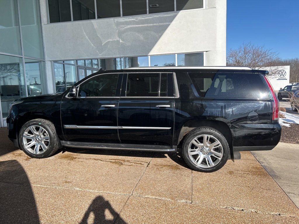 Used 2017 Cadillac Escalade ESV Luxury image 8