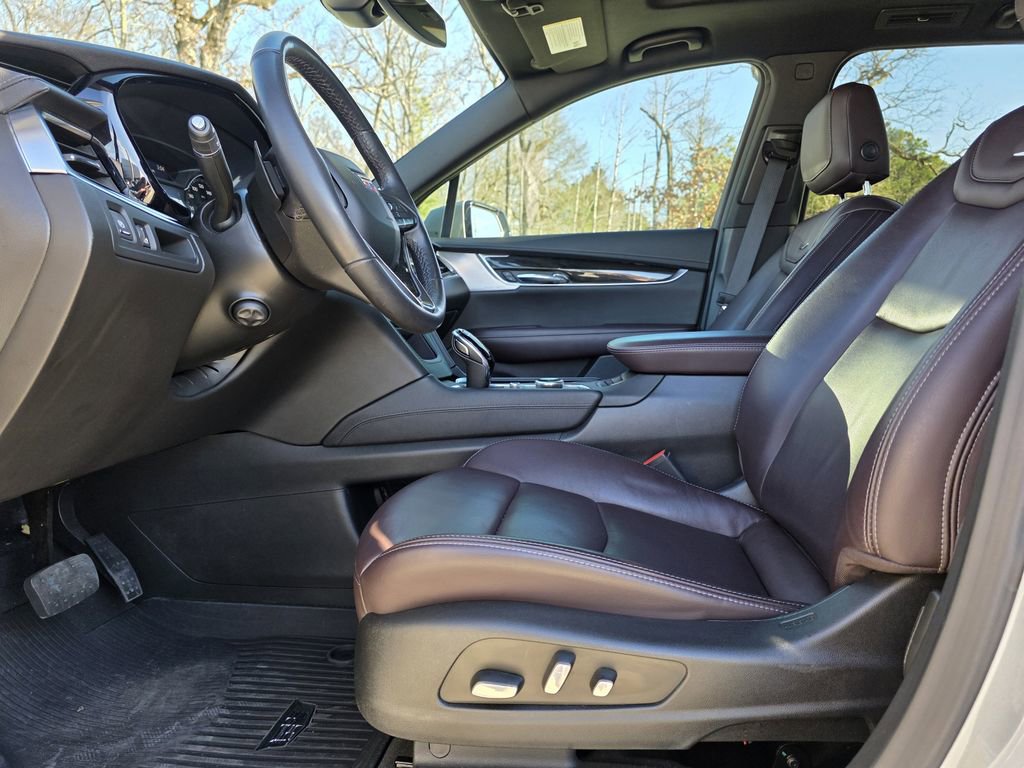 Used 2023 Cadillac XT6 Premium Luxury w/ LPO, Floor Liner Package image 13