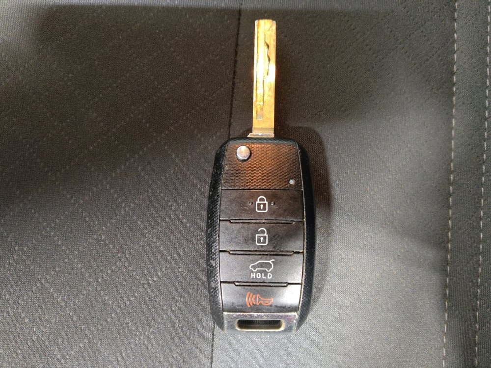 Used 2020 Kia Sorento LX image 32