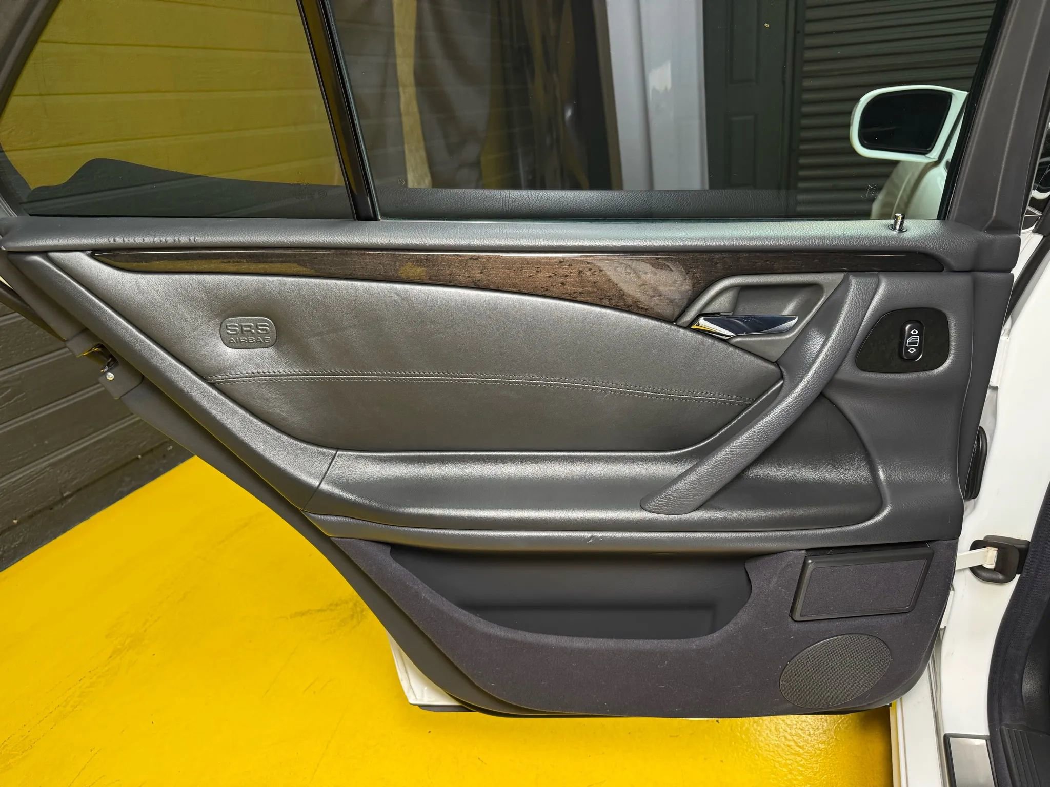 Used 2000 Mercedes-Benz E 55 AMG Sedan image 20