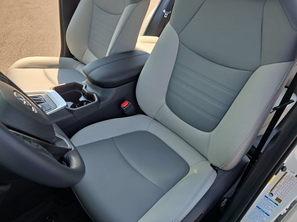 Used 2019 Toyota RAV4 Limited AWD/4WD image 17
