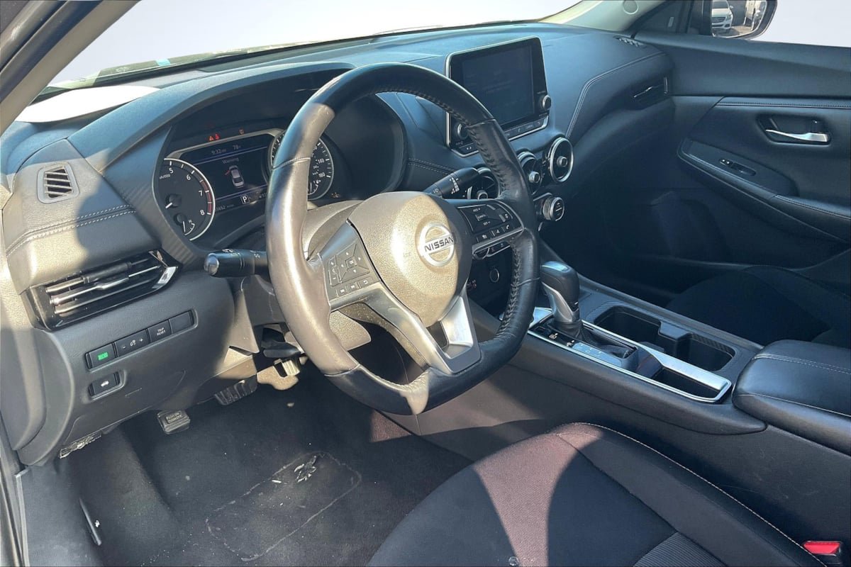 Used 2020 Nissan Sentra SV FWD image 14