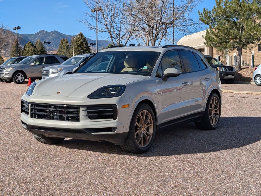 Used 2024 Porsche Cayenne image 3