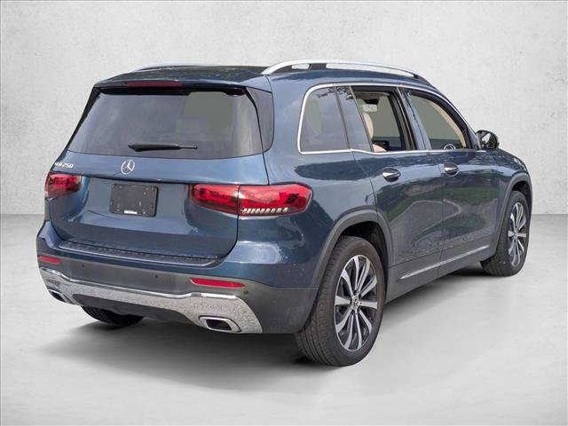 Used 2023 Mercedes-Benz GLB 250 image 2