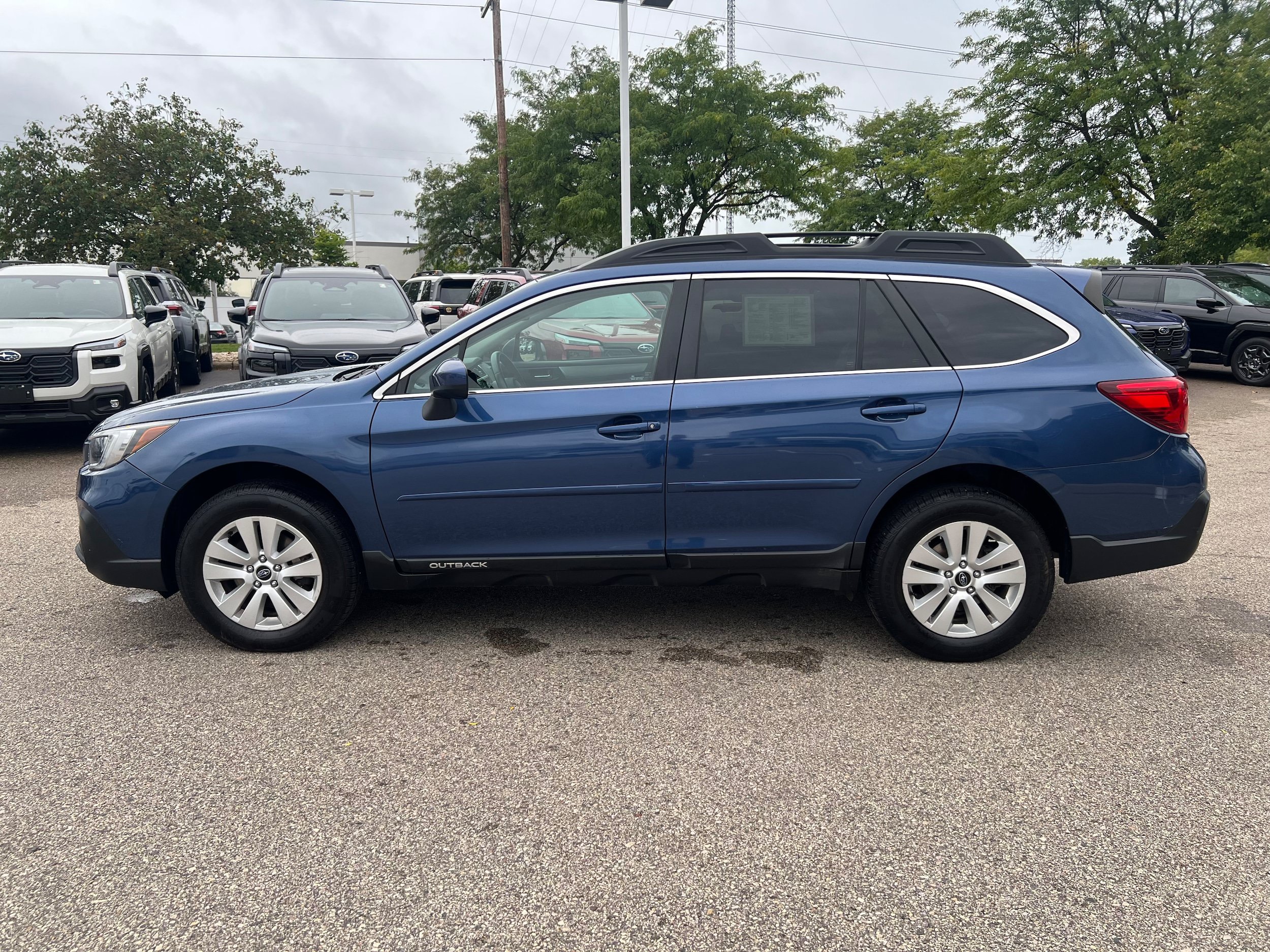 Used 2019 Subaru Outback 2.5i Premium AWD/4WD image 4