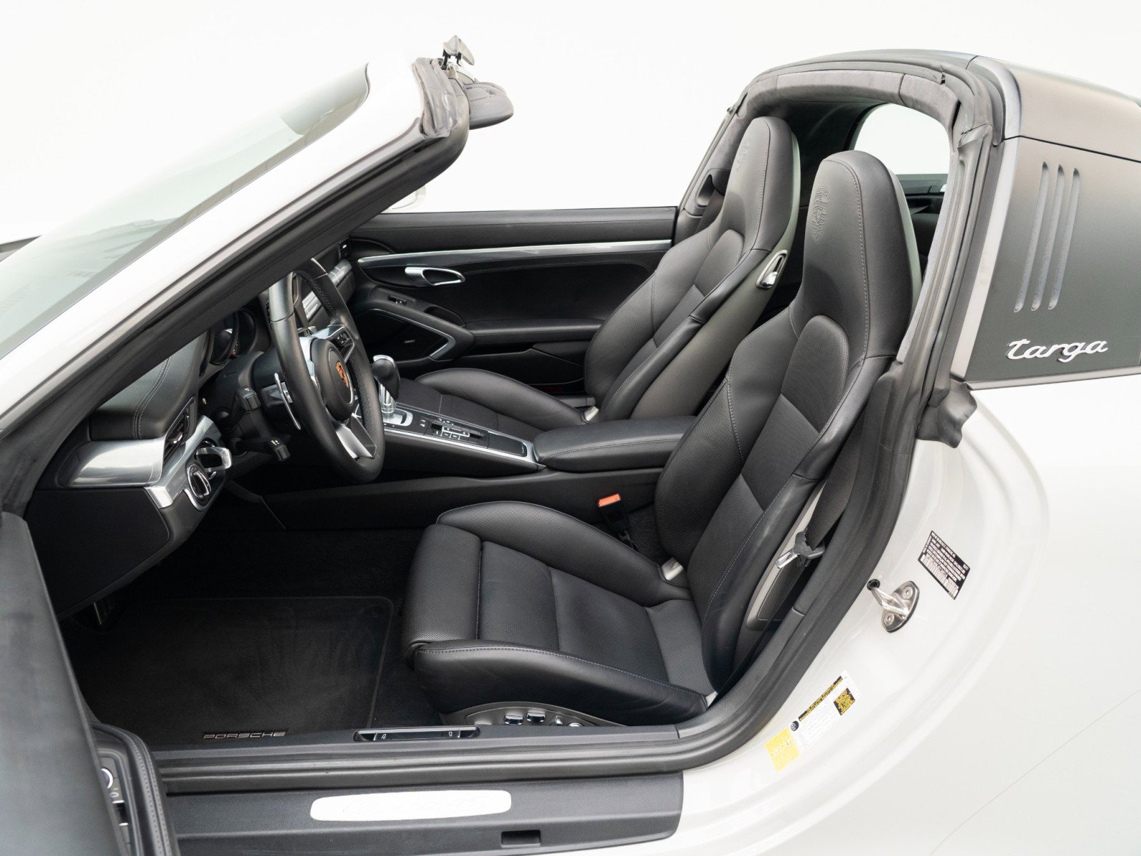 Certified 2018 Porsche 911 Targa 4S AWD/4WD image 18
