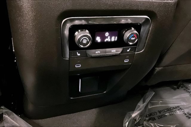 Used 2026 Chevrolet Suburban RST w/ RST Capability Package AWD/4WD image 35