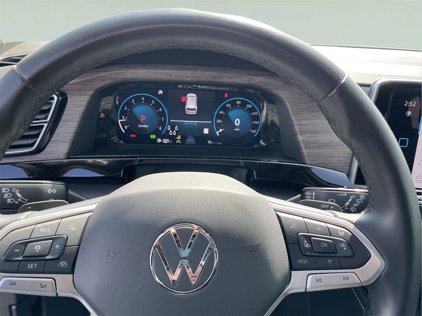 Used 2024 Volkswagen Atlas SEL Premium R-Line image 27