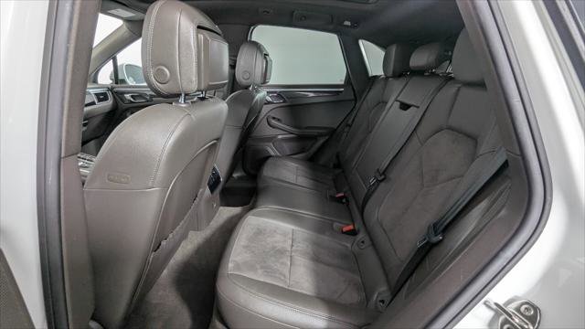 Used 2017 Porsche Macan AWD/4WD image 18
