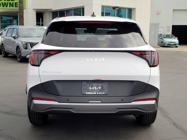 New 2026 Kia Sportage LX FWD image 6