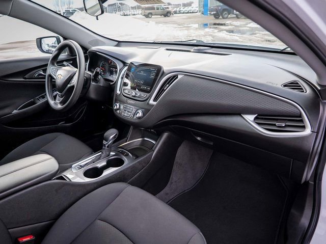 Used 2025 Chevrolet Malibu LT image 16