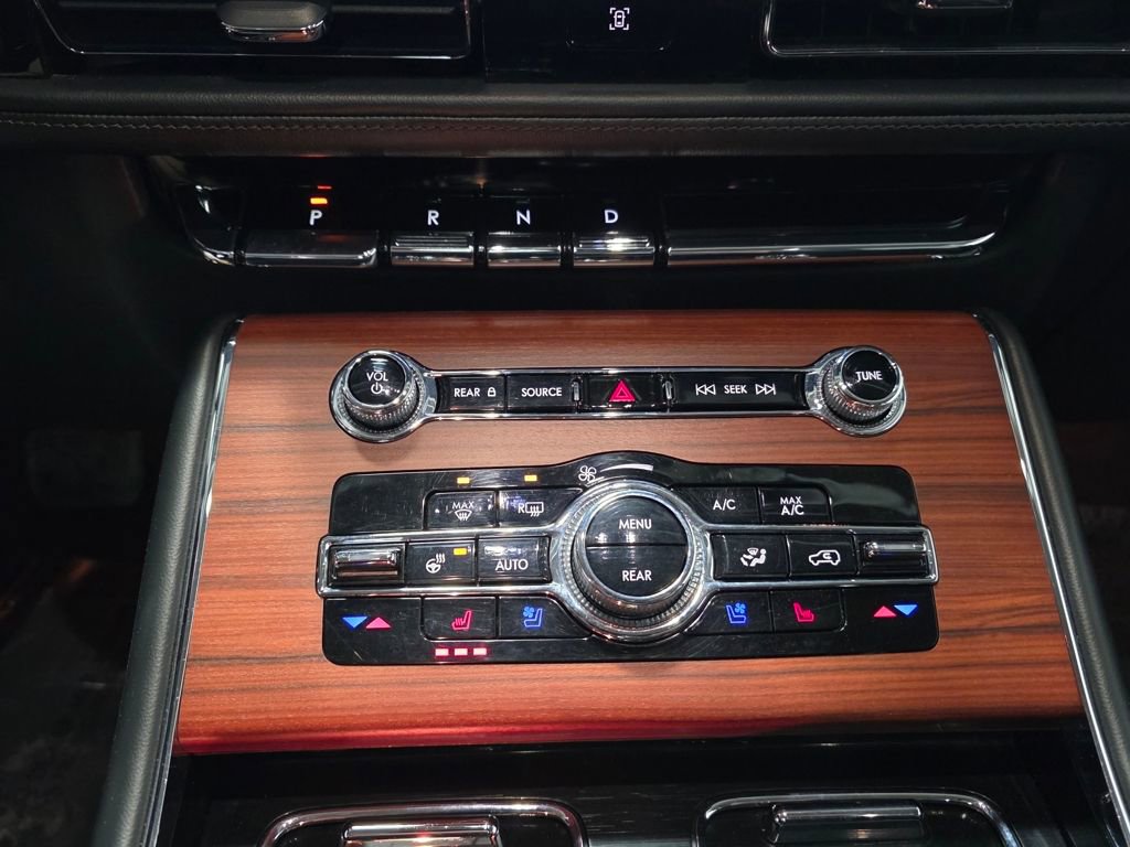 Used 2024 Lincoln Aviator Reserve image 11