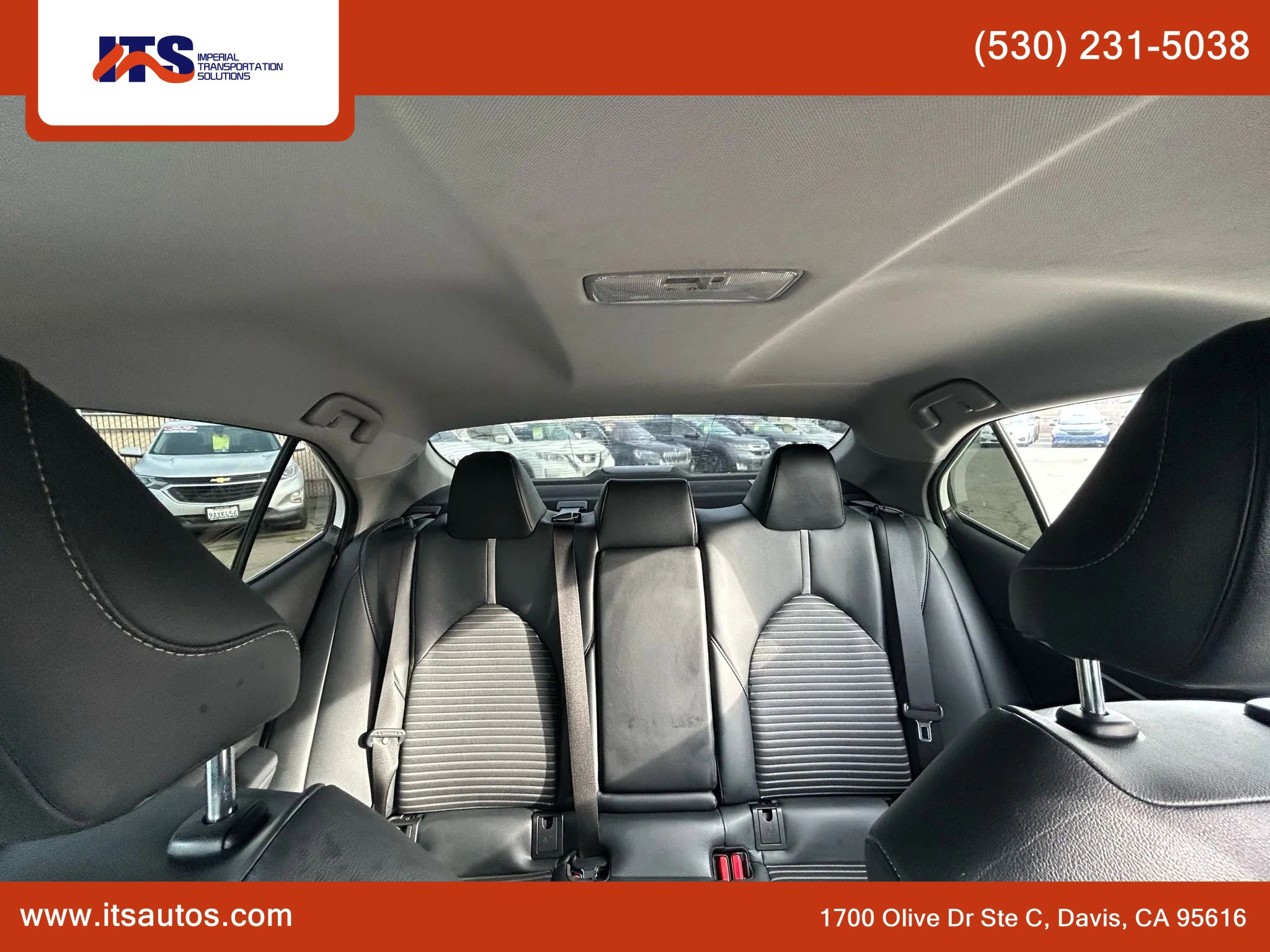 Used 2019 Toyota Camry SE w/ Carpet Mat Package image 16