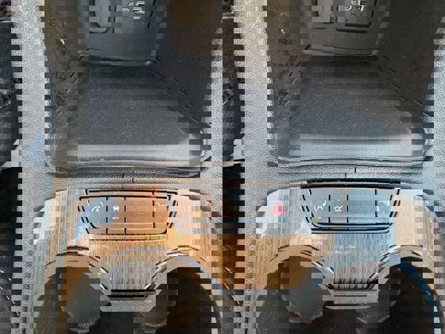 Used 2023 GMC Acadia SLE w/ Driver Convenience Package image 27