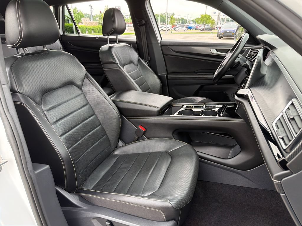 Certified 2024 Volkswagen Atlas Cross Sport SEL R-Line AWD/4WD image 27