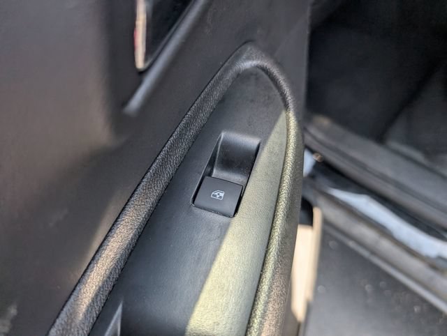 Used 2019 Chevrolet Trax LT w/ LT Convenience Package FWD image 11