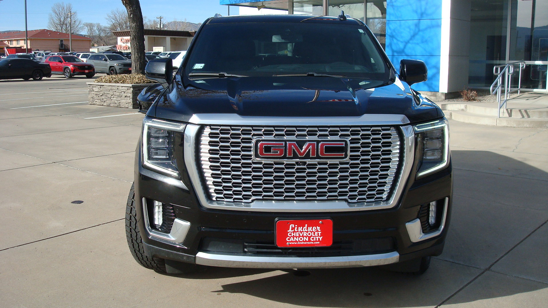 Used 2022 GMC Yukon Denali AWD/4WD image 2