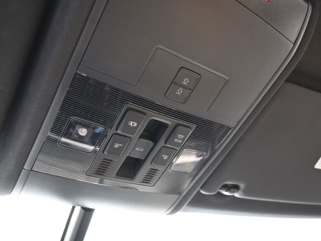 Used 2021 Volkswagen Atlas Cross Sport SE w/ Panoramic Sunroof Package image 23