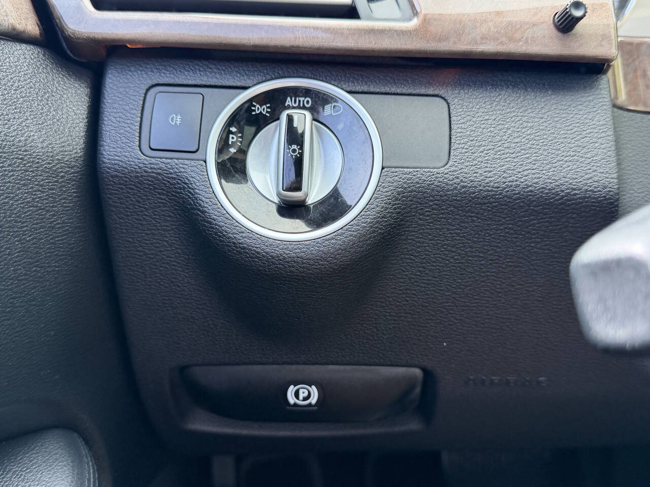 Used 2013 Mercedes-Benz E 350 BlueTEC Sedan image 25
