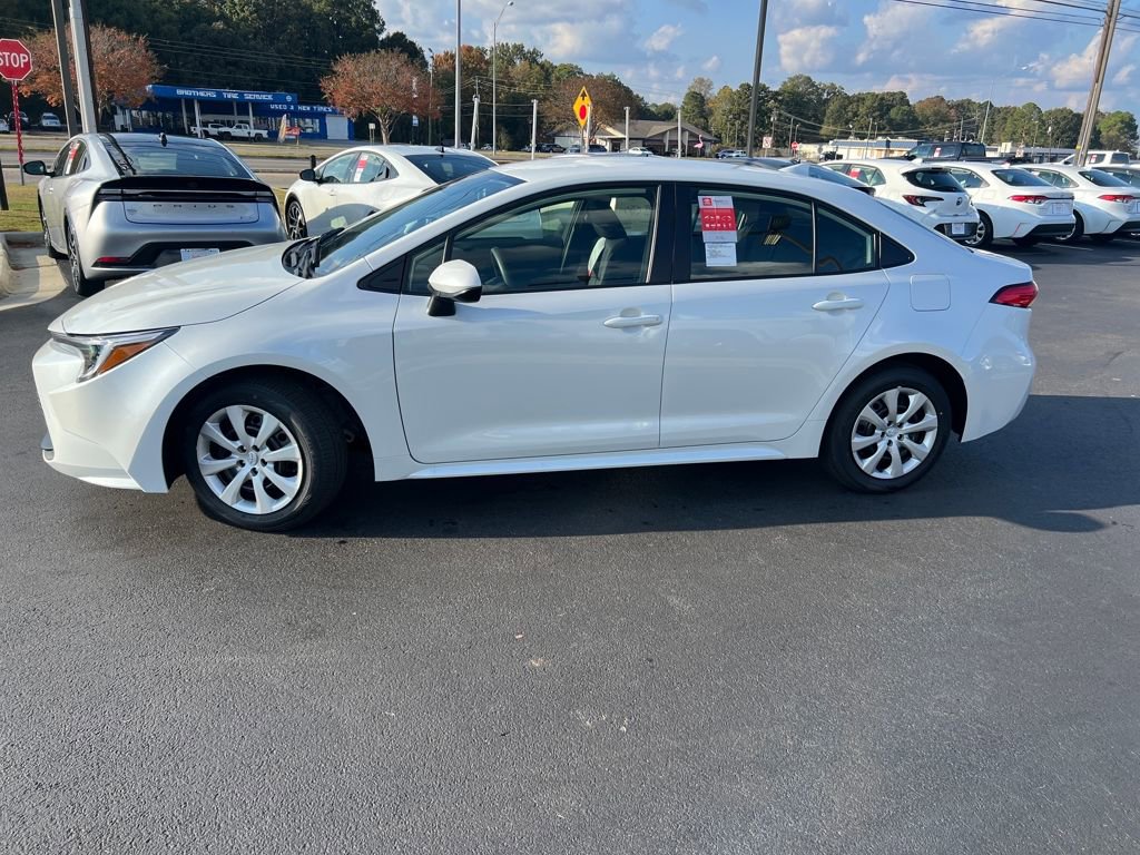 New 2026 Toyota Corolla LE image 2