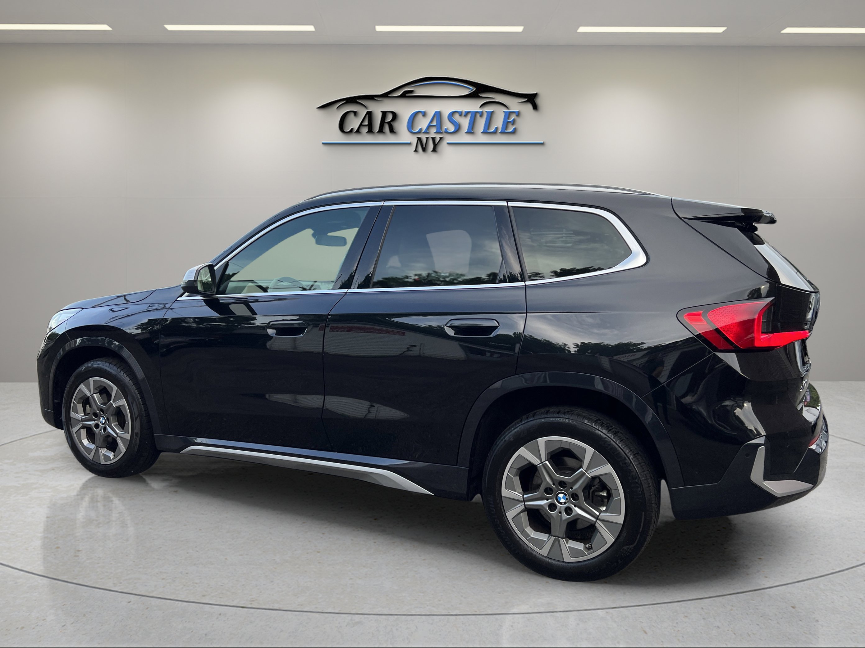 Used 2024 BMW X1 xDrive28i image 11