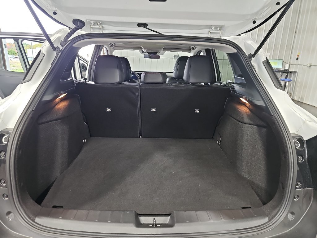 Certified 2026 Nissan Kicks SR w/ SR Premium Package AWD/4WD image 12