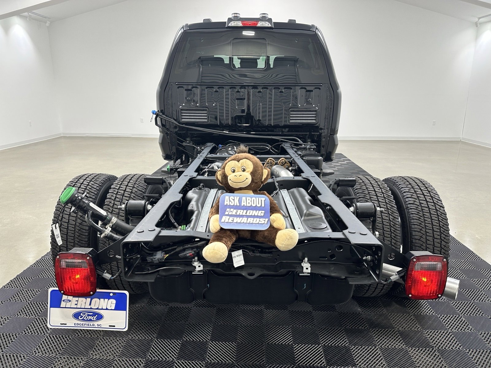 New 2025 Ford F350 XL w/ XL Chrome Package image 7