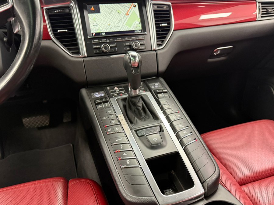 Used 2015 Porsche Macan Turbo w/ Premium Package Plus AWD/4WD image 68