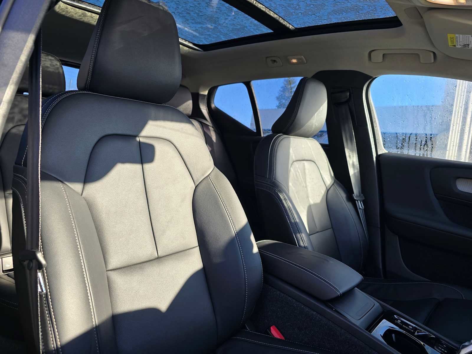 Used 2025 Volvo XC40 B5 Plus w/ Climate Package image 11