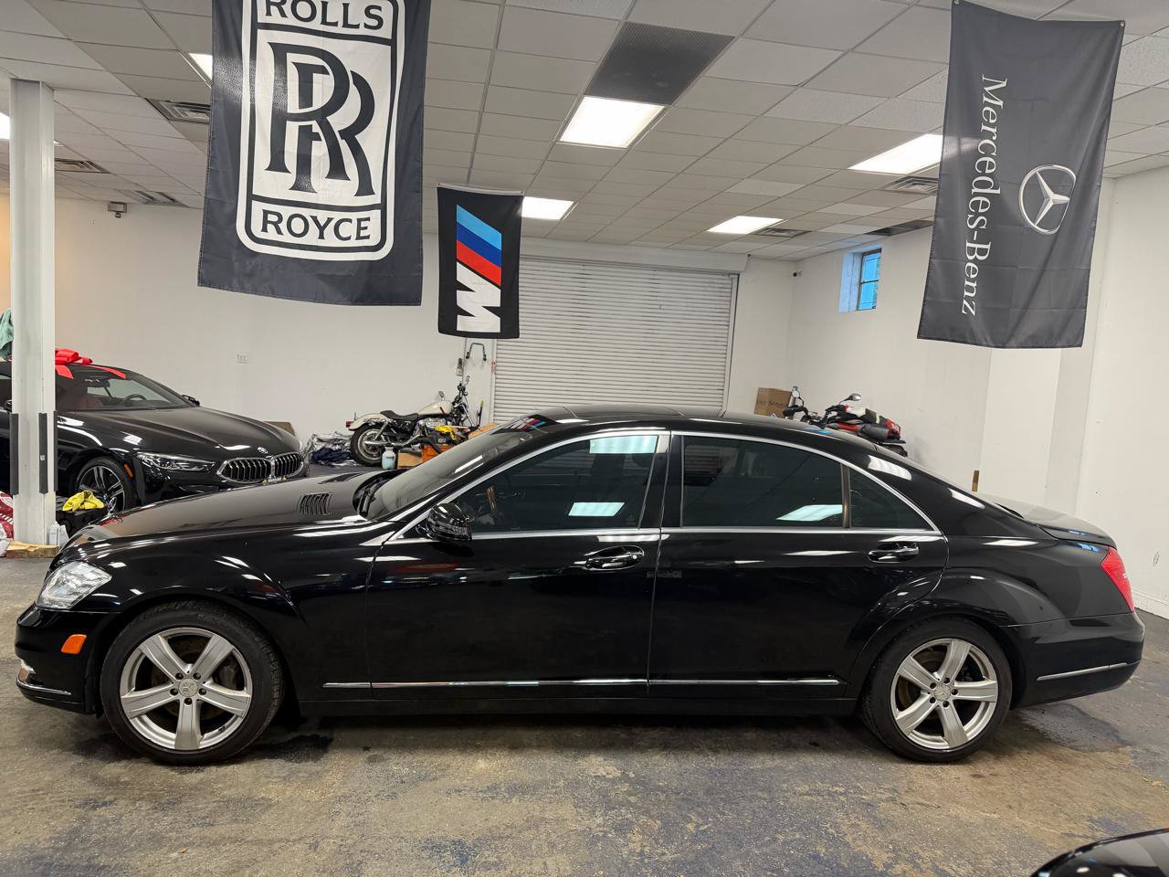 Used 2010 Mercedes-Benz S 550 4MATIC image 9